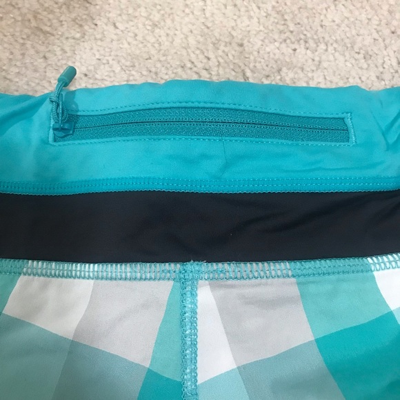 Luluemon Short - Picture 5 of 7